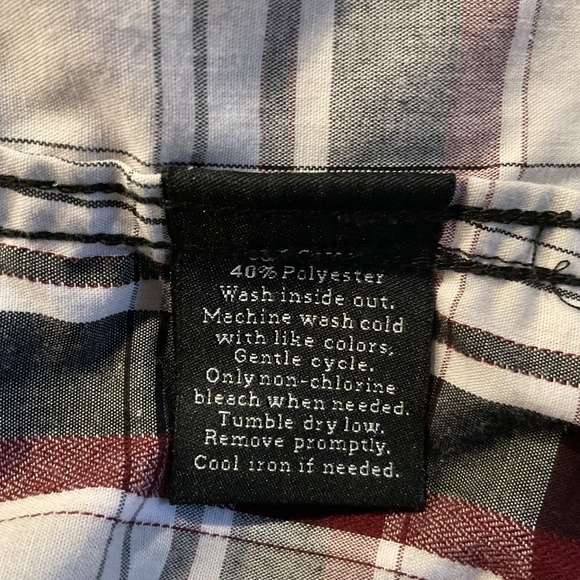 Rock and Republic Short Sleeve Button Down Shirt - XXL - Red Black and White - Picture 6 of 6